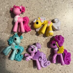 Whimsical mini Pony Friends Playset